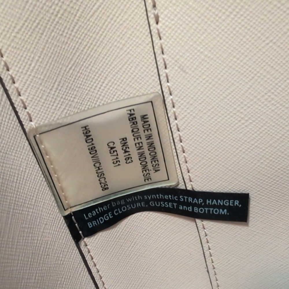 Calvin Klein Raelynn Light Pink  Medium Saffiano Satchel Bag Style: H9AD19DVdt5 - Picture 12 of 13